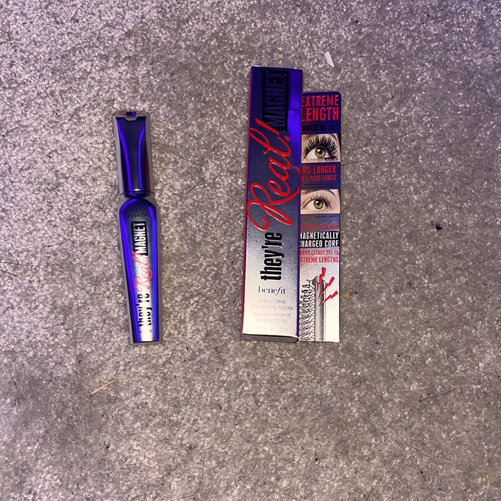 Black Benefit powerful lifting and lengthening mascara